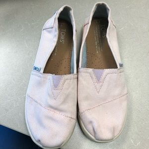 Girls pink toms shoes